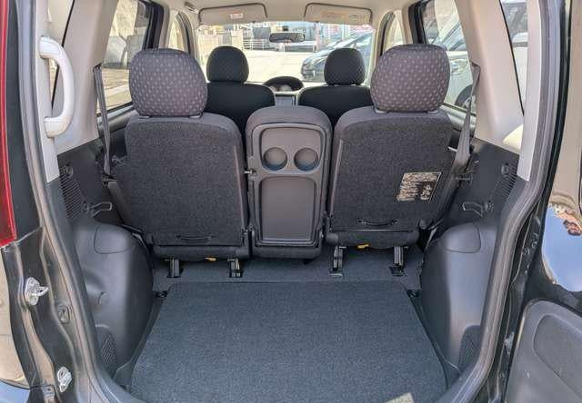 Toyota Fun Cargo 2004 (9)