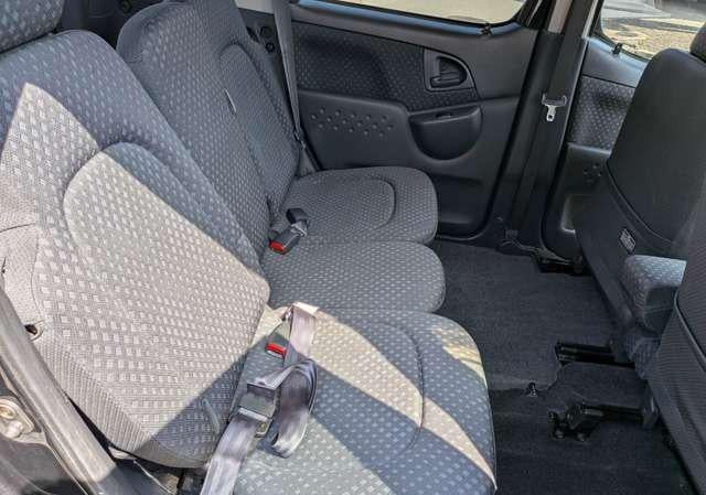 Toyota Fun Cargo 2004 (7)