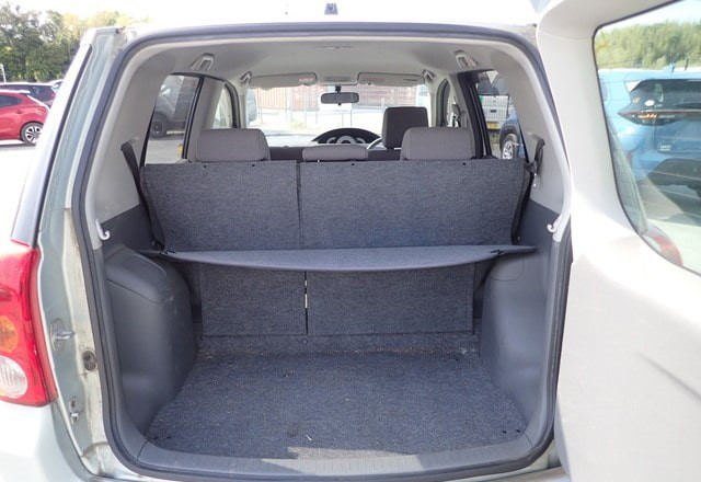 Toyota Raum 2005 (10)