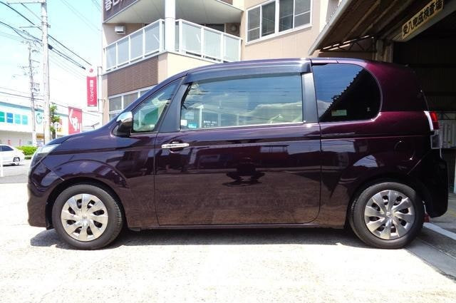 Toyota Spade 2016 (3)