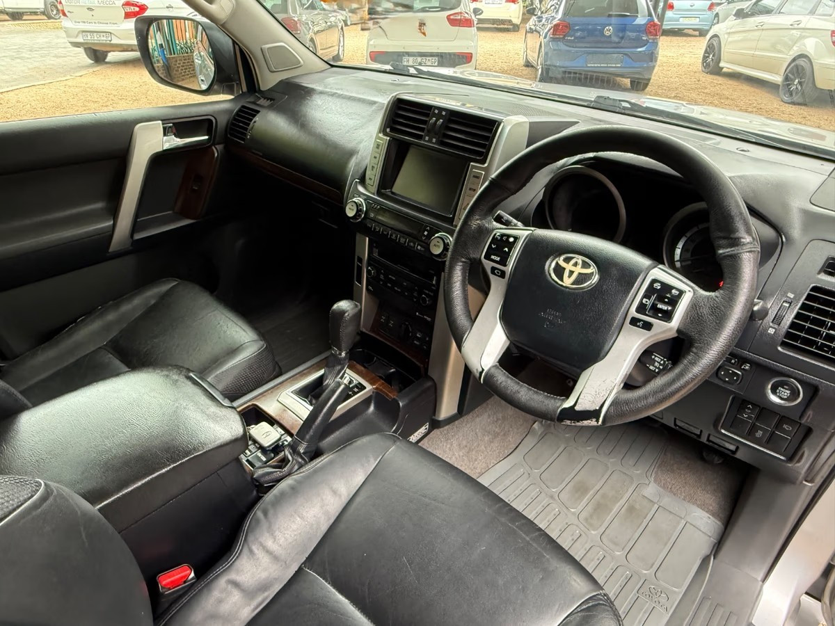 Toyota Land Cruiser Prado 2010 (7)
