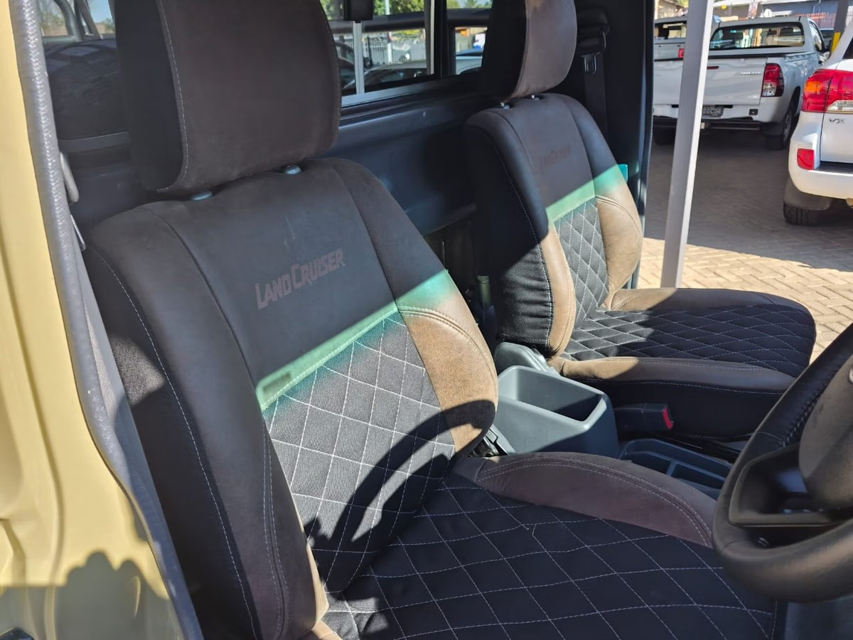 Toyota Land Cruiser 79 2008 (6)