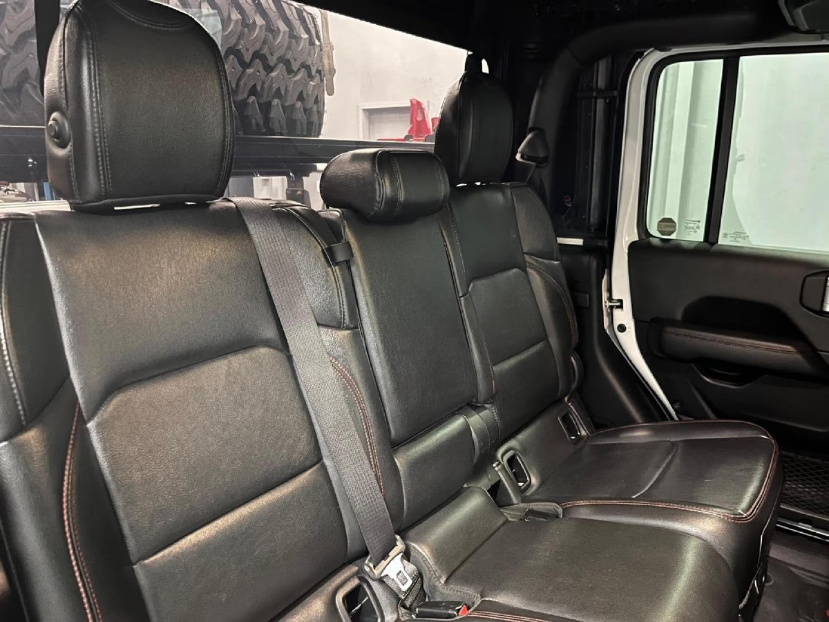Jeep Gladiator 2023 (10)