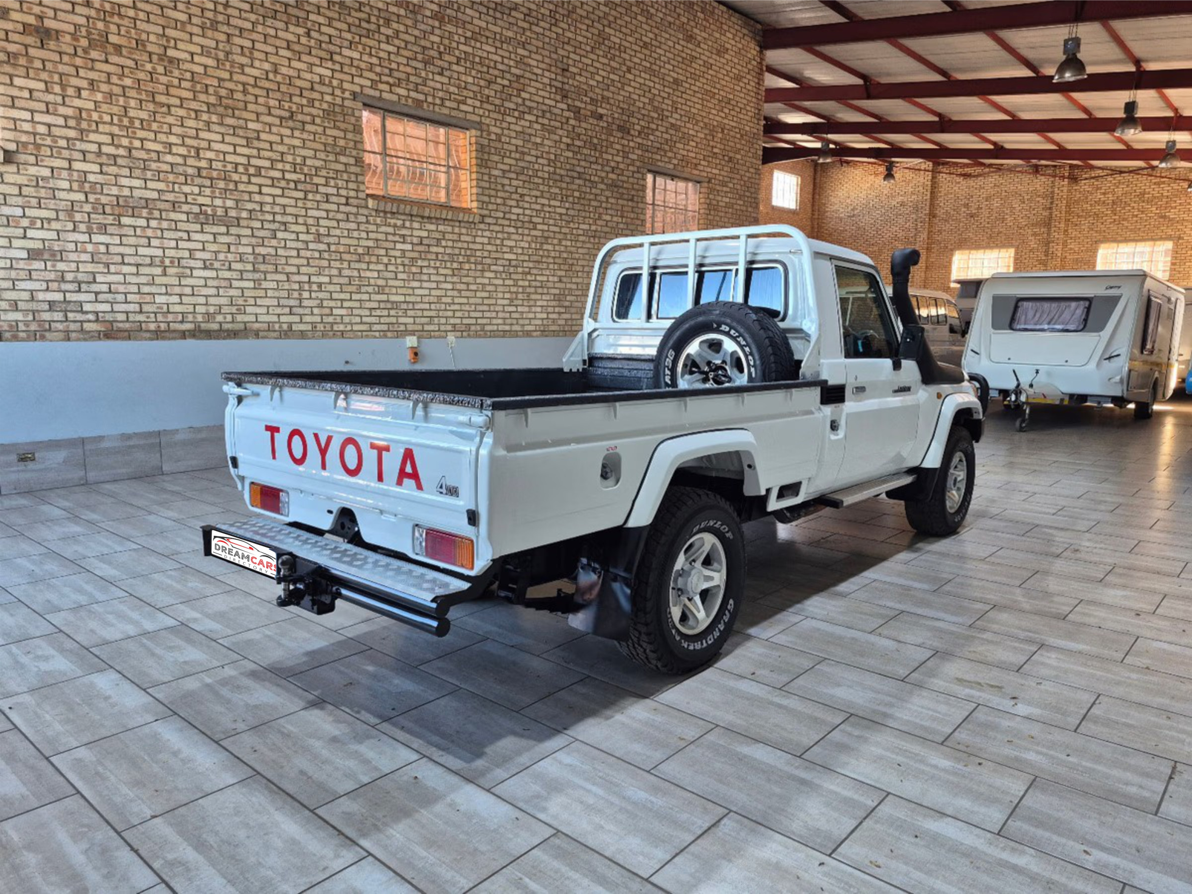 Toyota Land Cruiser 79 2015 (2)