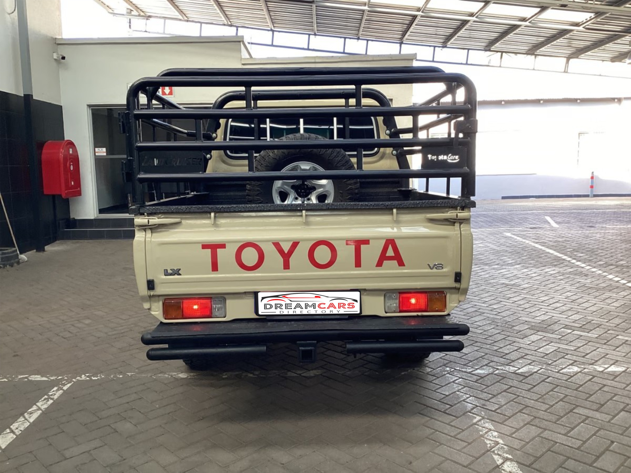 Toyota Land Cruiser 79 2016 (4)