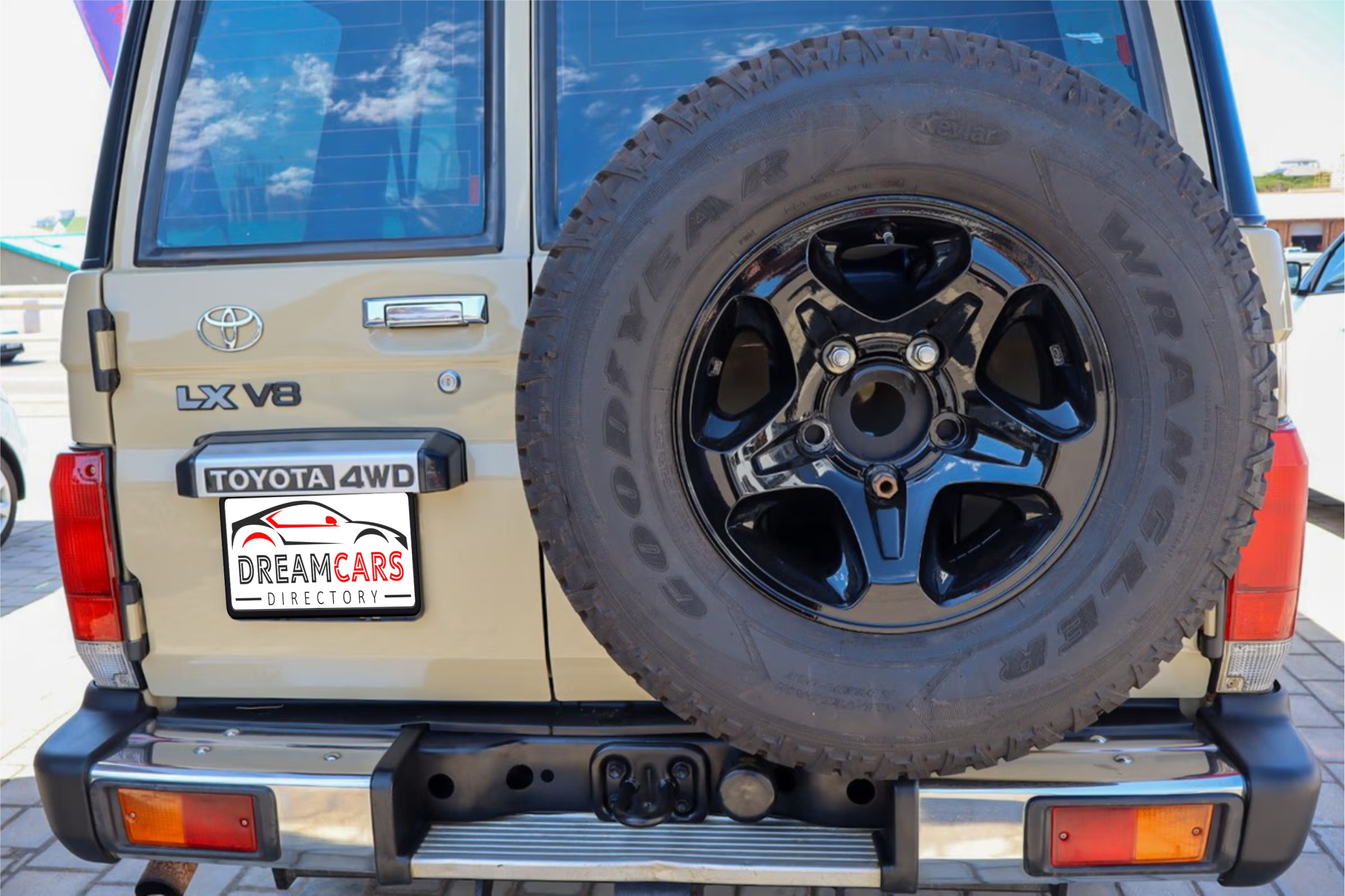 Toyota Land Cruiser 76 2015 (4)