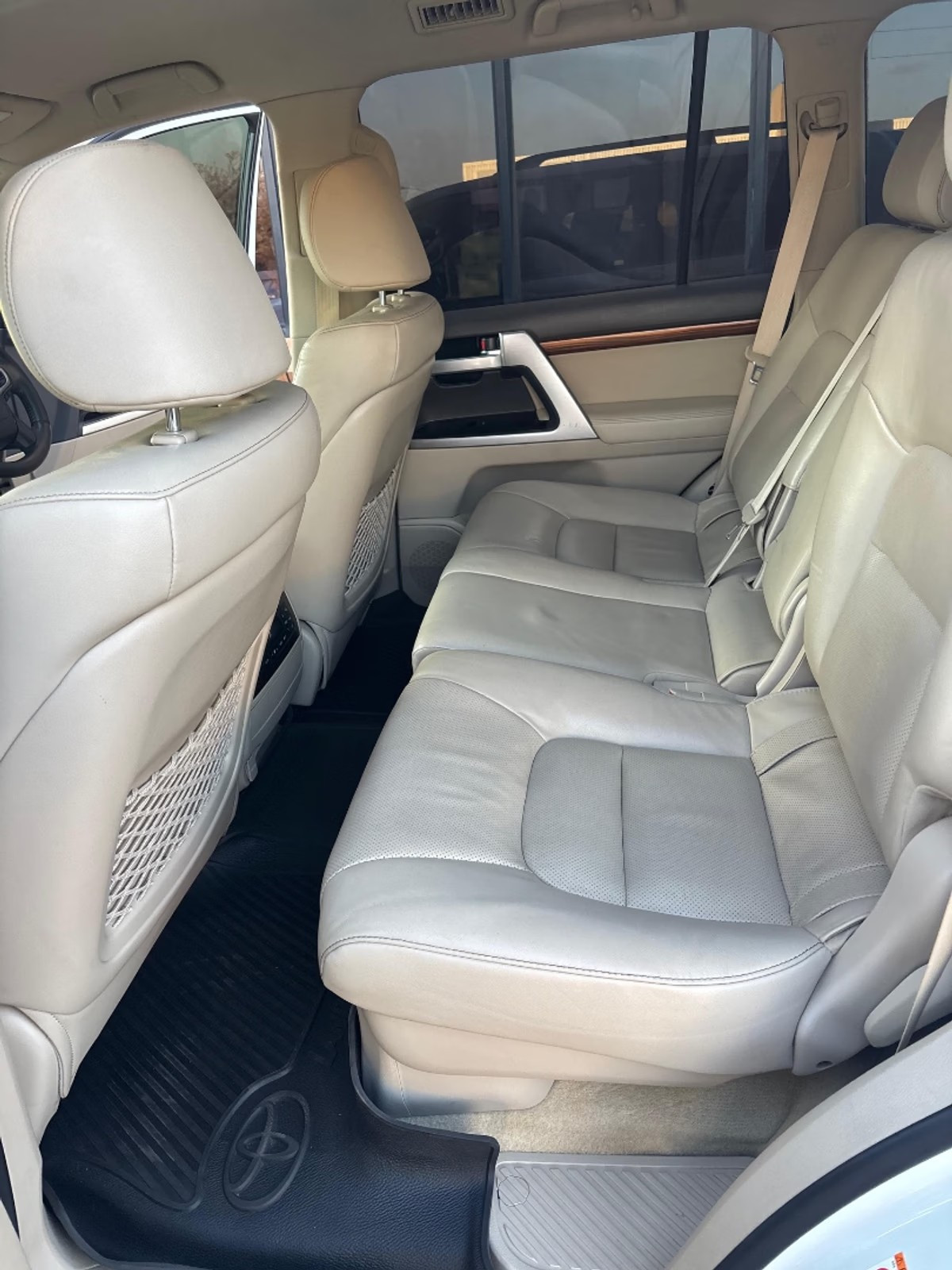 Toyota Land Cruiser 200 2018 (7)