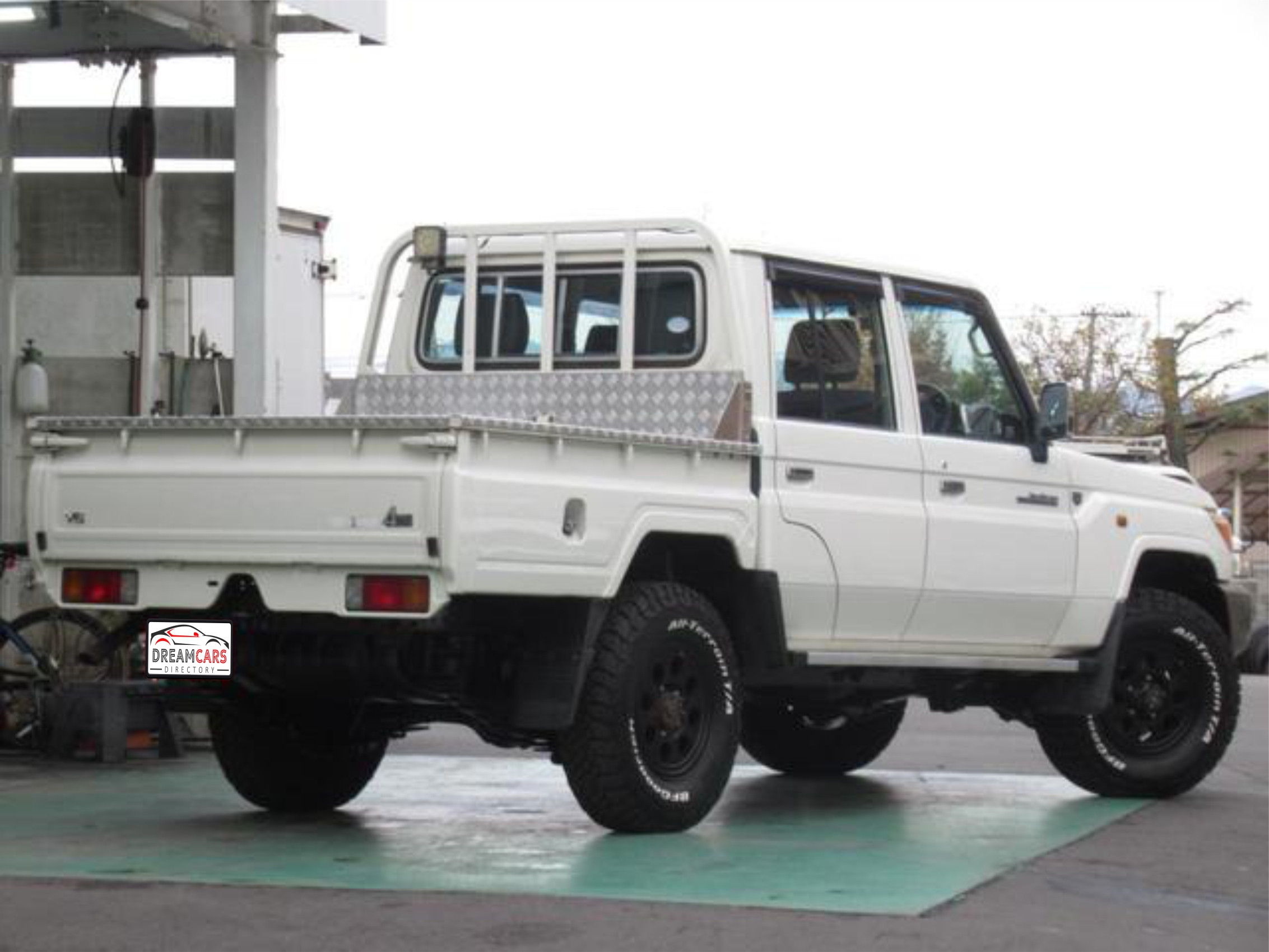 Toyota Land Cruiser 79 2015 (2)