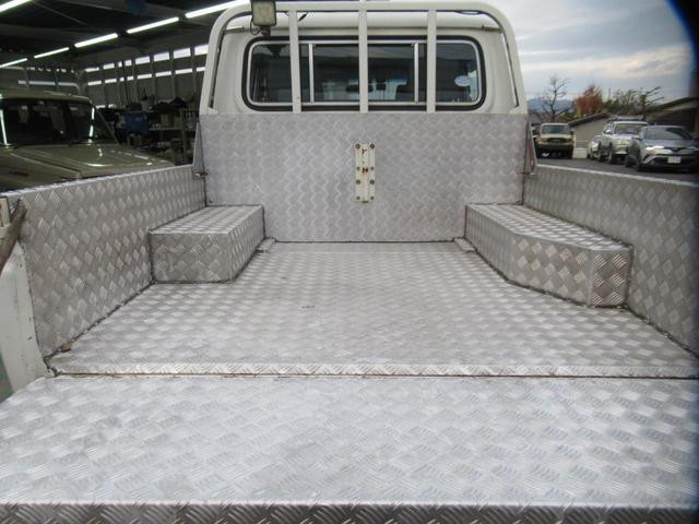Toyota Land Cruiser 79 2015 (4)