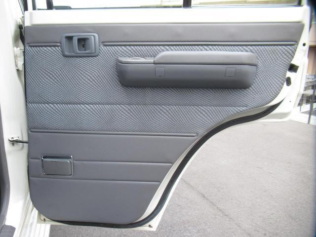 Toyota Land Cruiser 79 2015 (8)