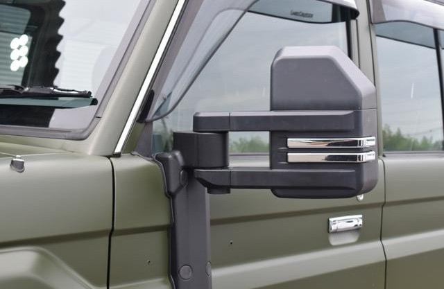 Toyota Land Cruiser 79 2015 (7)