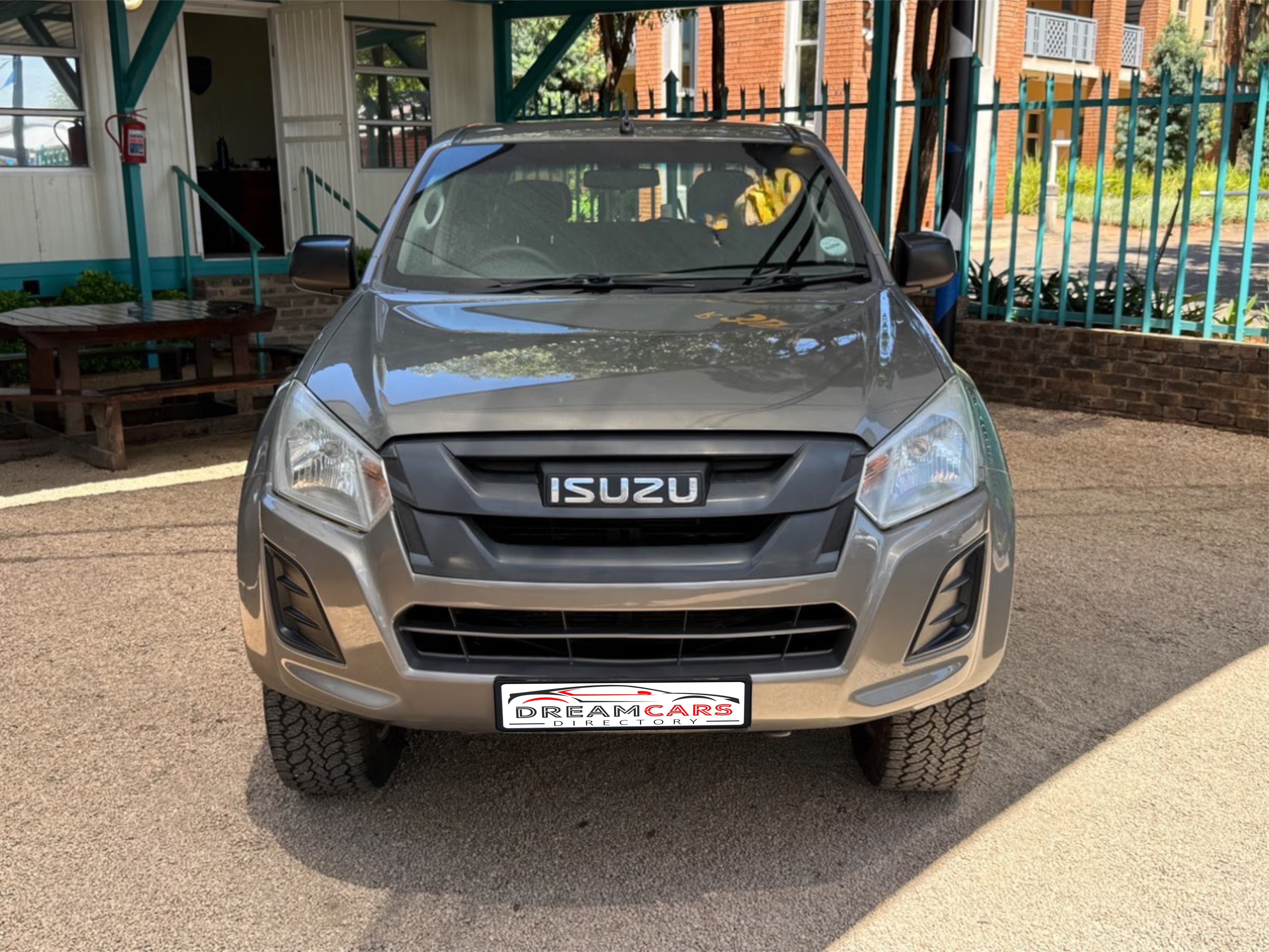 Isuzu D-Max 2019 (2)